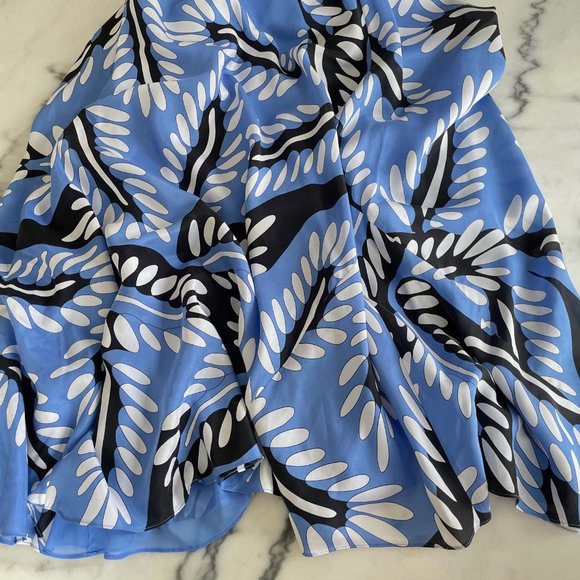 Diane Von Furstenberg Barths Maxi Dress in Riviera Buds Multi Cornflower Print - Picture 9 of 16